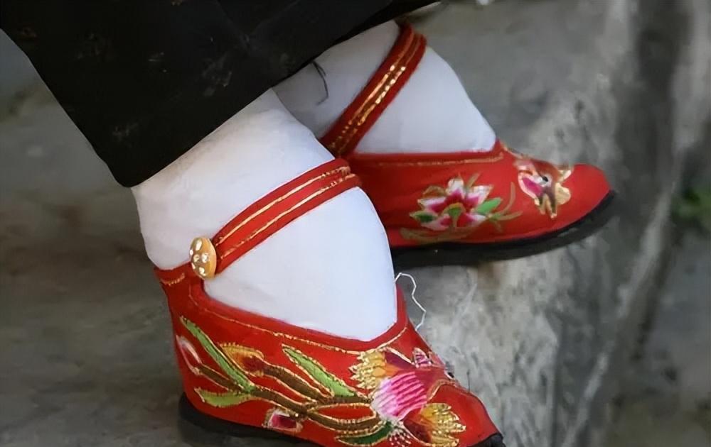 风流天子游戏:穿越唐朝,体验帝王的孤独与压力,感受真挚情感 风流天子游戏:穿越唐朝,体验帝王的孤独与压力,感受真挚情感
